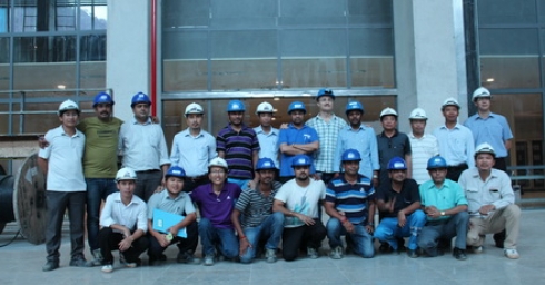 Tổ máy số 1 nhà máy thủy điện XEKAMAN1 đã bắt đầu thực hiện chạy thử thách 72 giờ, chính thức truyền tải điện về Việt Nam
