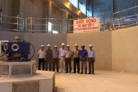 Mr. Le Van Tuan poses with commissioning experts